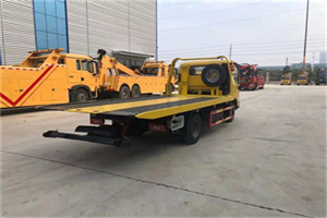 罗平非事故拖车