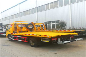 罗平附近拖车救援搭电